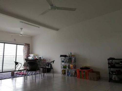 (BELOW MARKET) Metia Residence Seksyen 13 Shah Alam 2parking, Like New Home, Below SNP price
