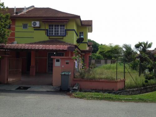 CORNER LOT Terrace House LAMAN BAKAWALI, KOTA SERIEMAS, NILAI