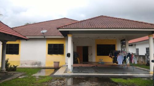 Rumah Bungalow Setingkat, Kampung Melayu Sri Kundang, Kuang